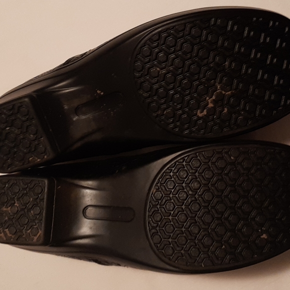 Shoes - Picture 4 of 6